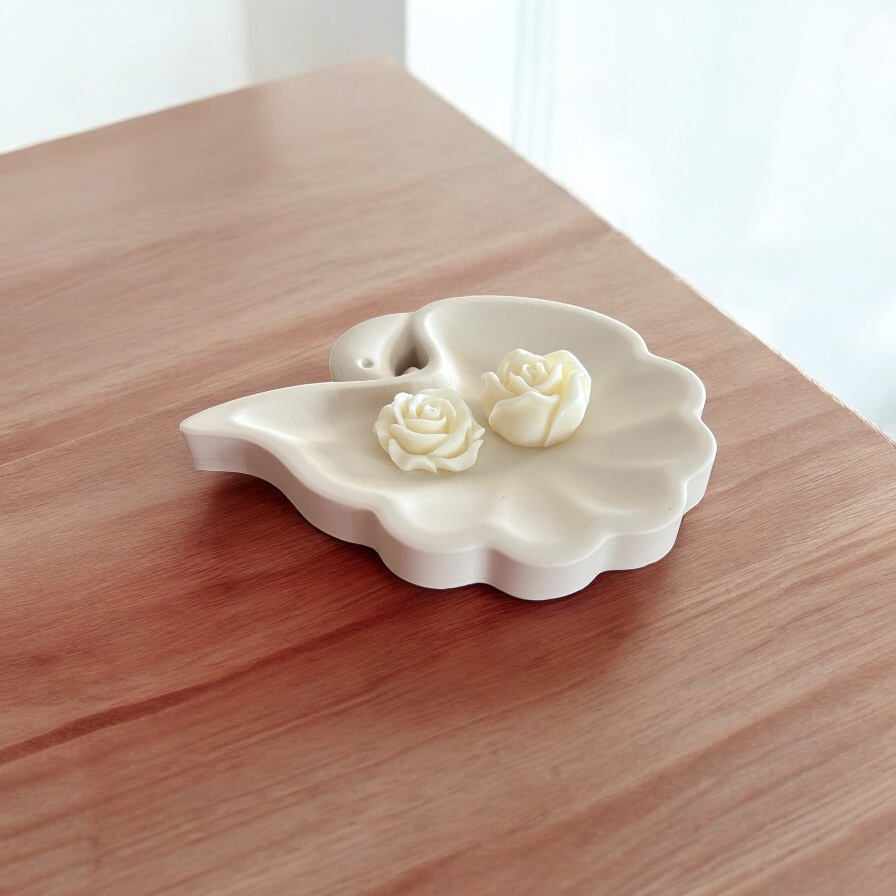 swan Swan Tray - Image 1